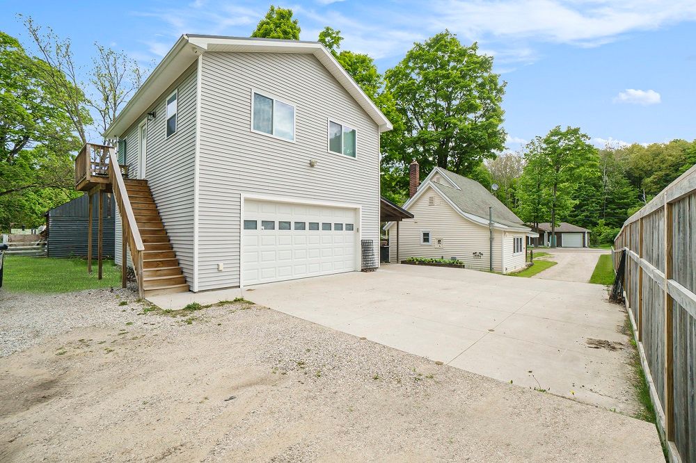 Investor’s Dream: Dual-Dwelling Property Offering Double Income Streams!