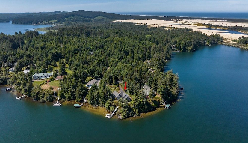 Panoramic Lakefront Luxury Awaits You