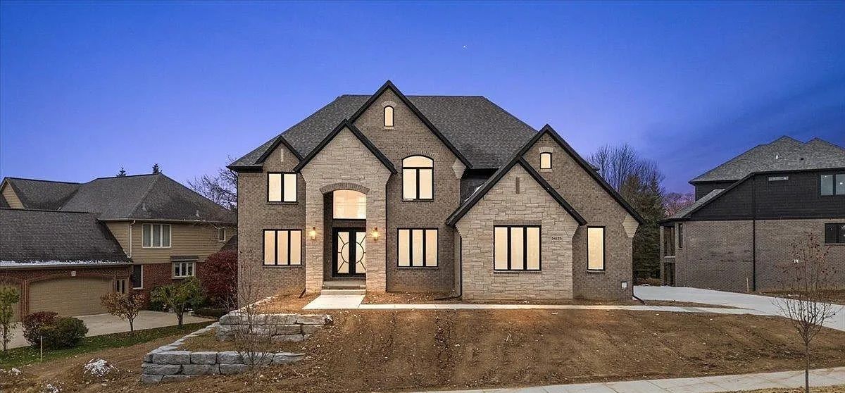 Brand-New Luxury Colonial