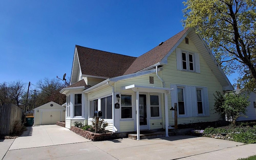 Charming St. Clair Home With Endless Possibilities