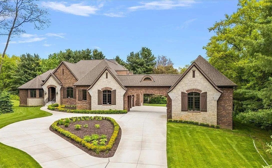 Private 2-Acre Designer Estate