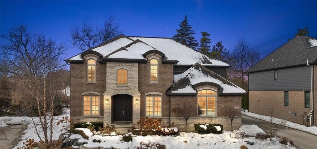 Large Colonial With Endless Potential