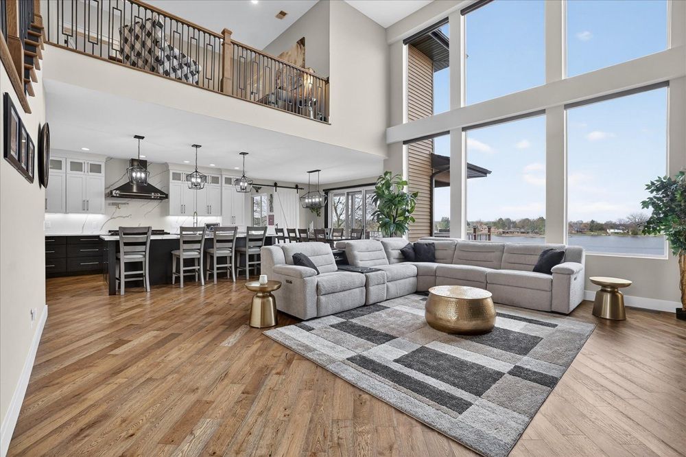 Lakefront Home On Private All-Sports Lake!