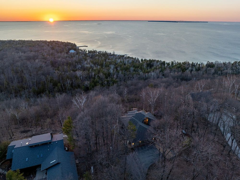 Panoramic Bay Water Views + Door County Sunsets