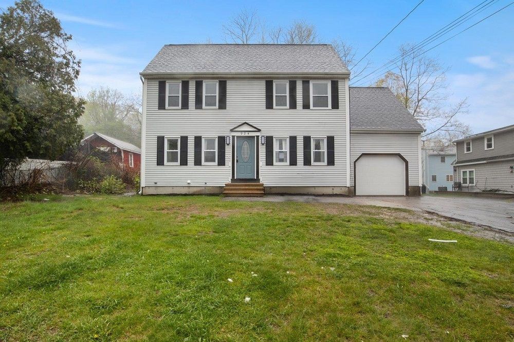 924 Mammoth Road