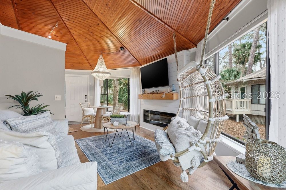 Beautifully Renovated Villa For Sale In Hilton Head Island’s Most Desirable Resort Communities.
