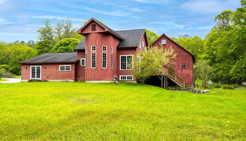 Elegant Country Retreat With Guest Cottage Charm