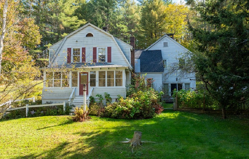 Spacious Woodstock Gambrel