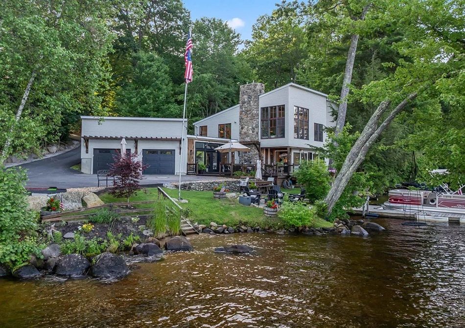 Luxury Lakeside Living