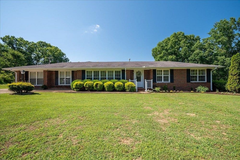 Spacious Brick Home On 9 Acres
