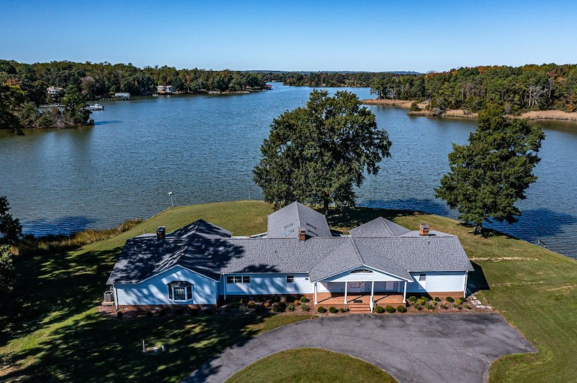 585 Whitehall Rd