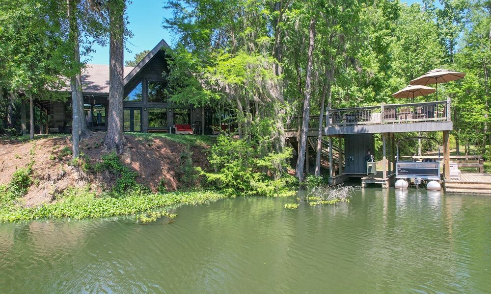 Private Lakefront Nature Retreat