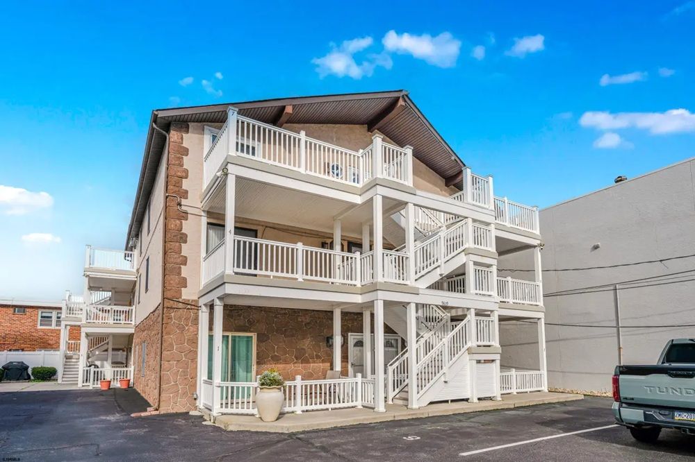 9609 Pacific Ave #2