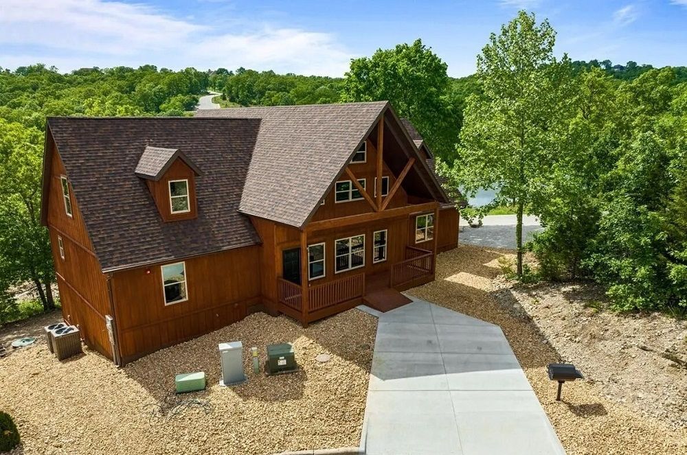6 Bedroom Vacation Lodge