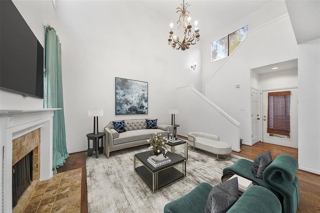 2555 Bering Drive Unit 1