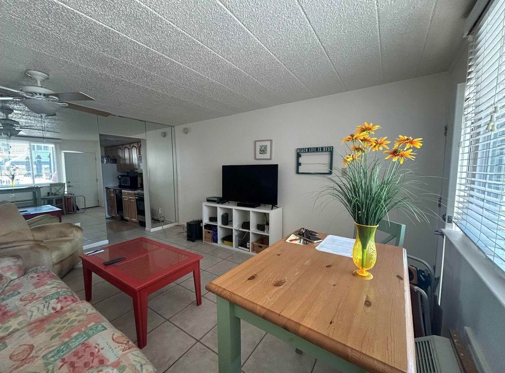 111 S Surrey Ave Unit 101