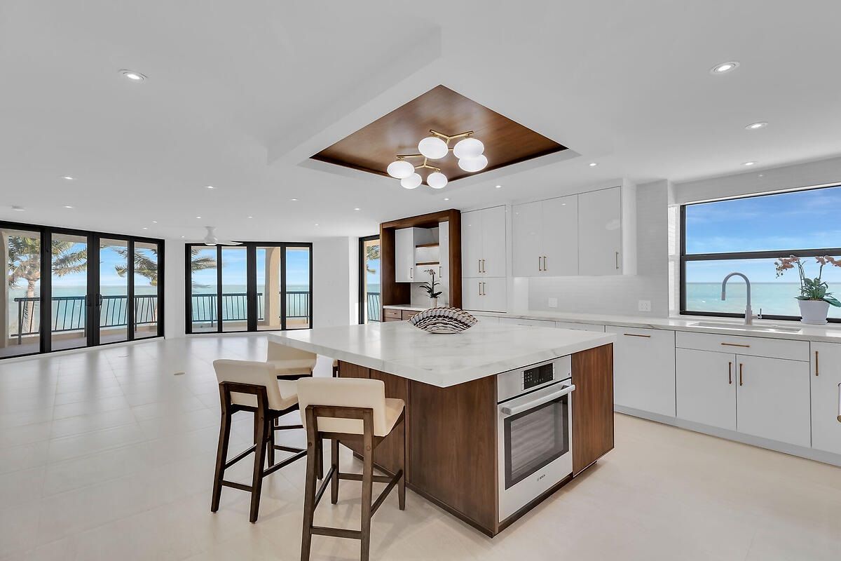 At Ocean’s Edge Seapointe Condominium “the Heart Of The Florida Keys”