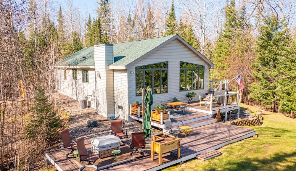 4452 Moccasin Point Rd