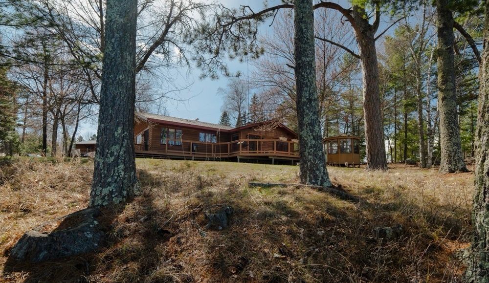 8947 E Wakemup Village Rd