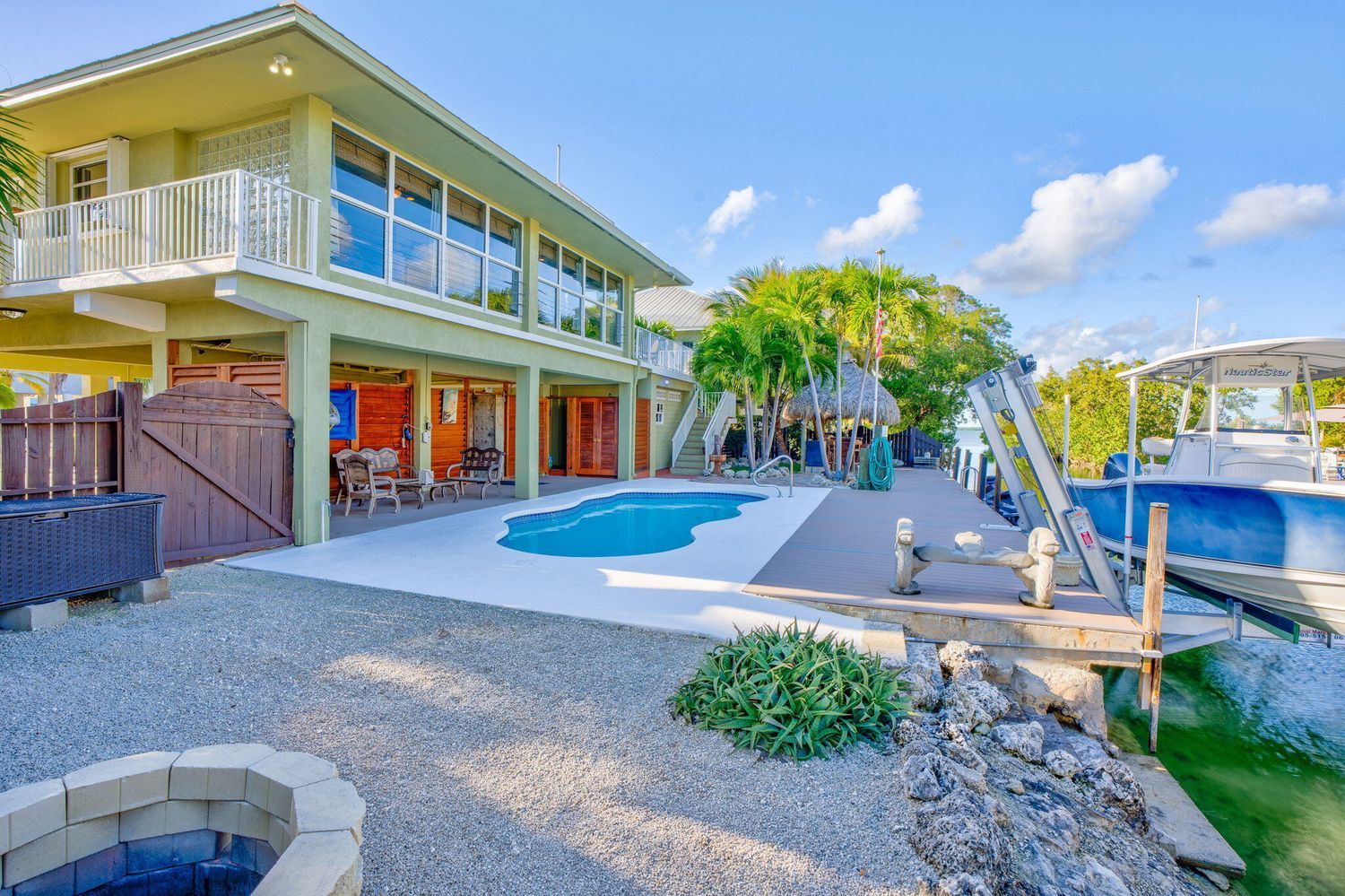1163 De Lussan Ln