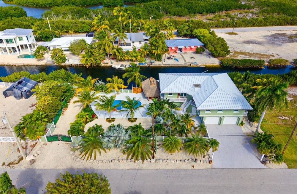 Private Resort Vibes