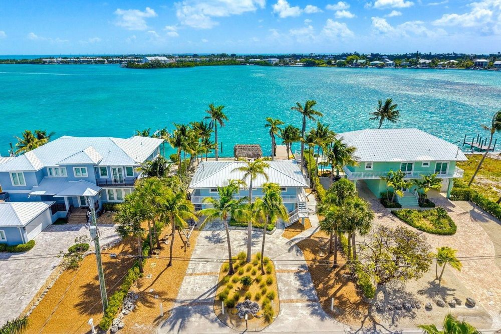 425 Harbour Dr
