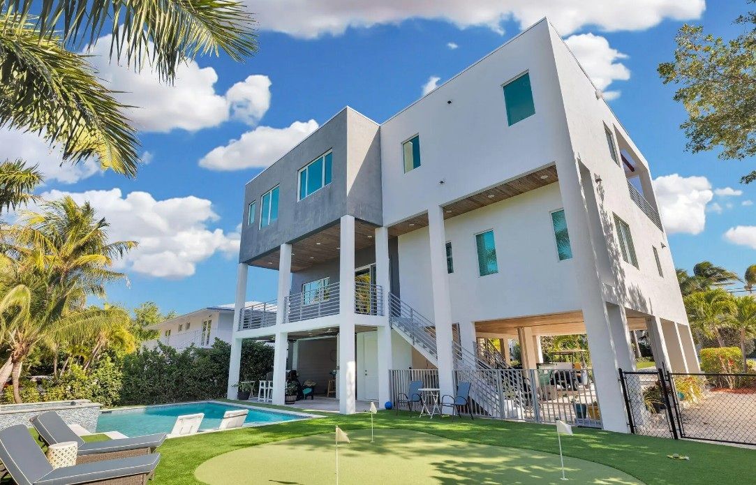 255 W Seaview Circle