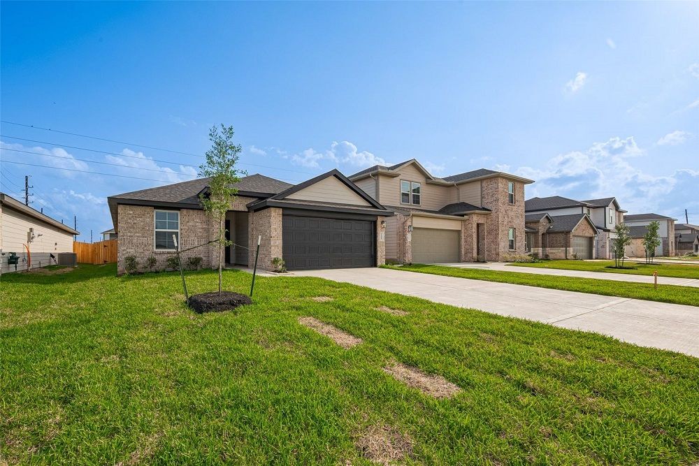 31327 Heddington Ln