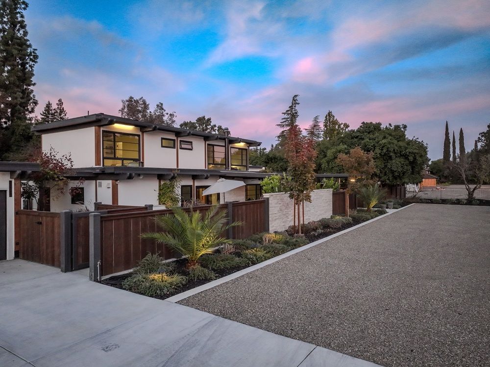 2284 W Palo Alto