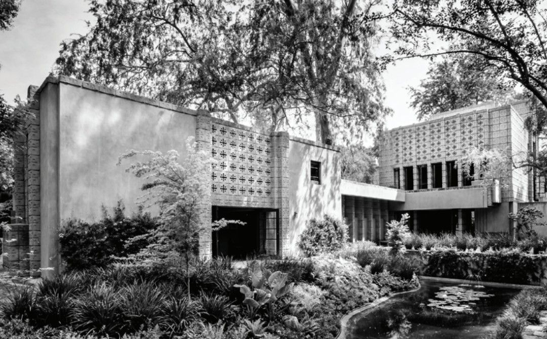 645 Prospect Crescent