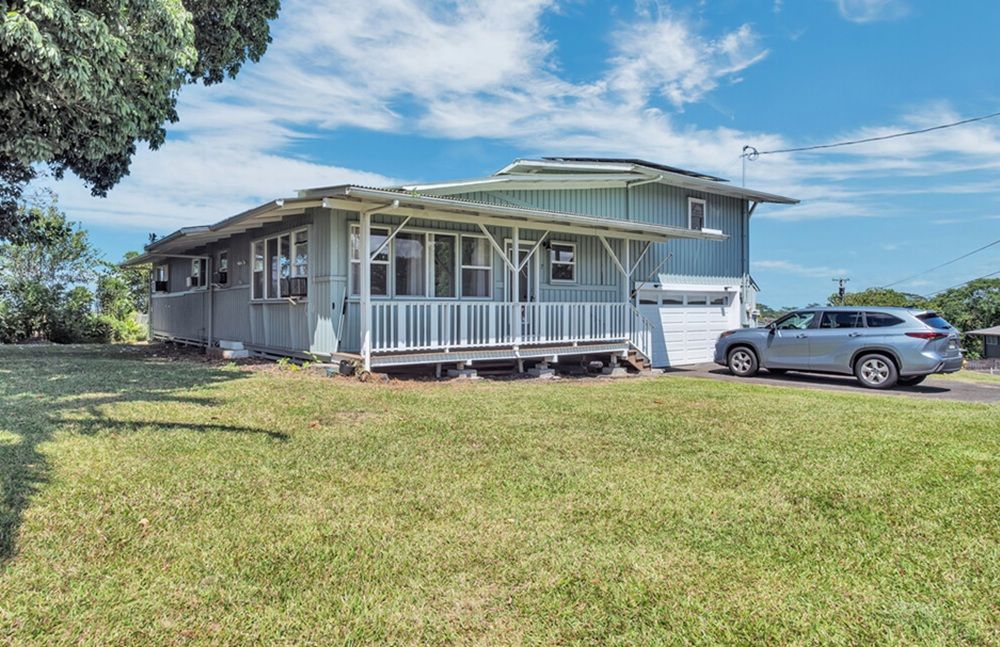 Hilo With Distant Ocean Views