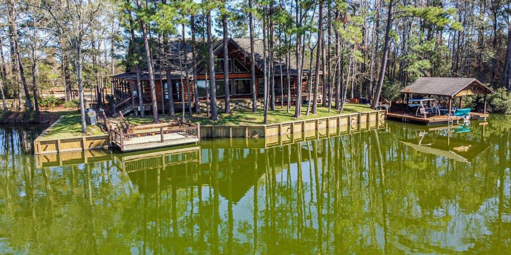 Rustic Lakefront Luxury Retreat