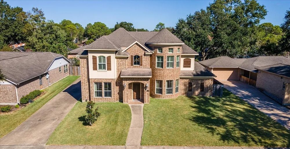 15811 Crestbrook Drive