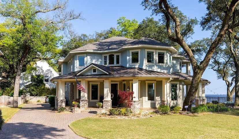 2 Bayou Blvd