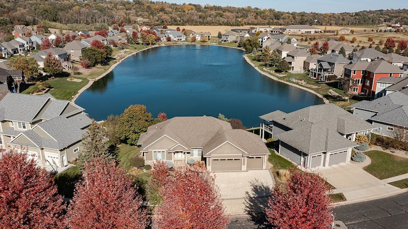 4010 Autumn Lake Ct SW