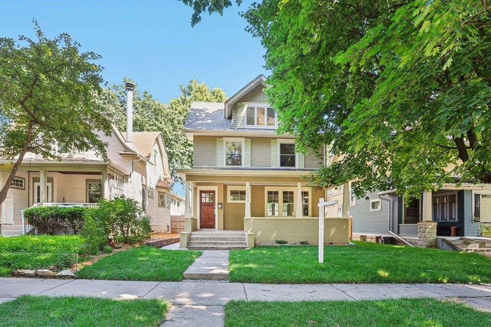 1201 Hague Ave
