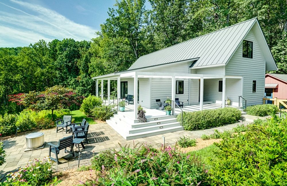 Bundoran Farm Contemporary Farmhouse On Acreage