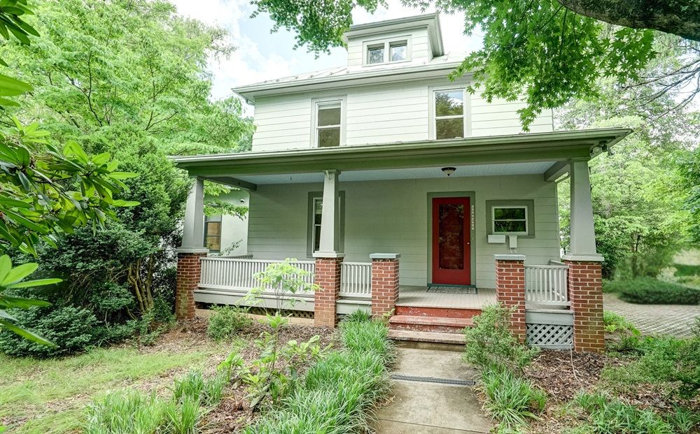 Historic Charm And Modern Comforts With Guest Cottage