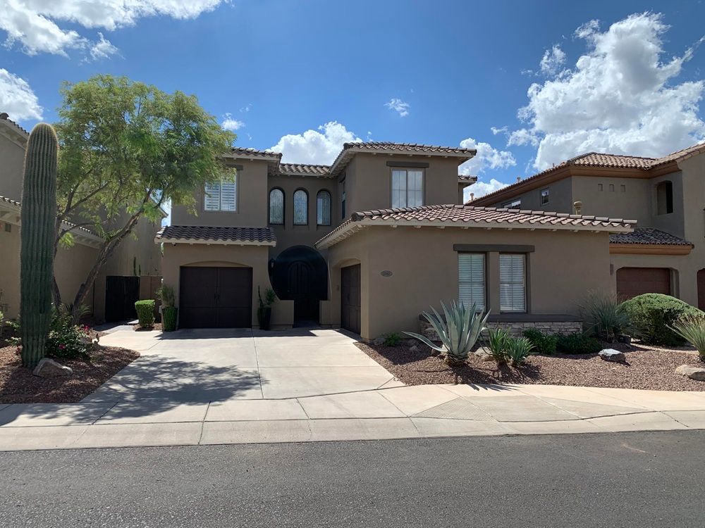 3947 E Crest Lane Lane