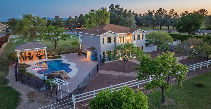 Luxurious Equestrian Estate On Nearly 3 Acres