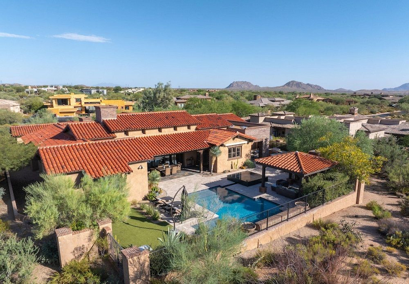 Luxurious Desert Living
