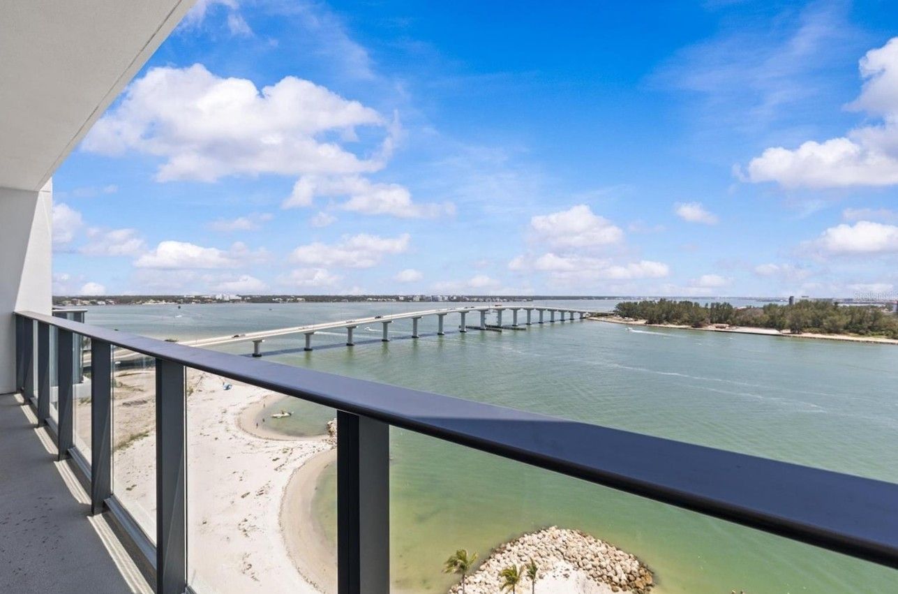 691 S Gulfview Blvd #1211