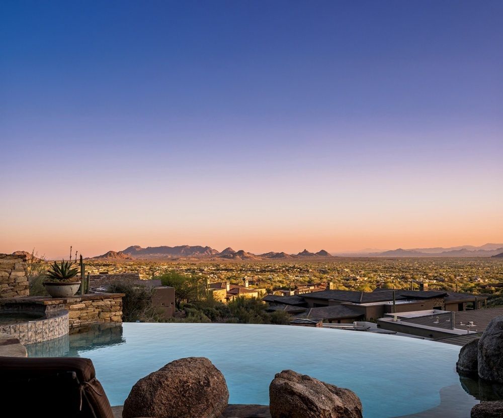 Luxury Lee Hutchinson Desert Retreat