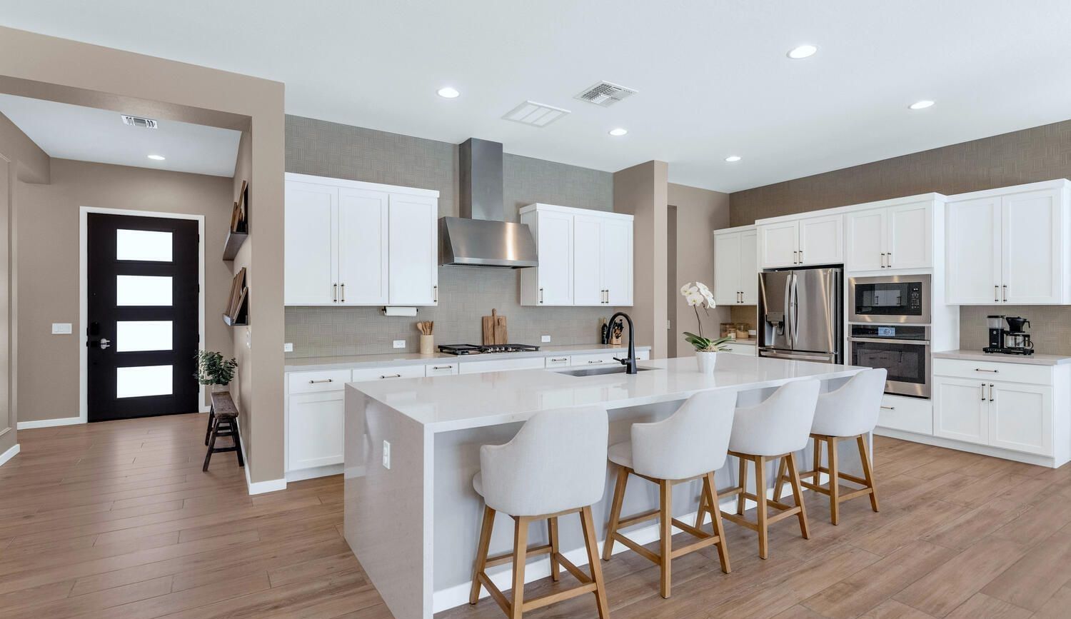 A Refined Single-level In Talinn At Desert Ridge This Is The ONE Buyers Wait For!