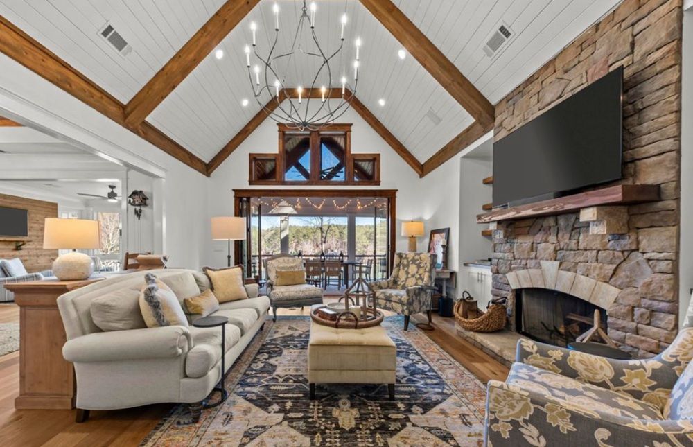 Elegant Lakefront Living