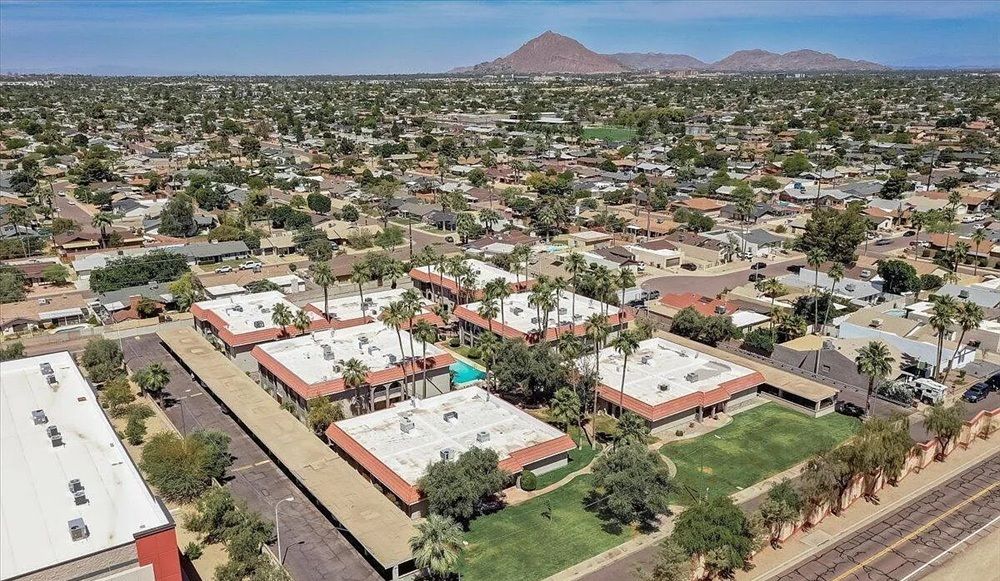 Premium Poolside Scottsdale Condo
