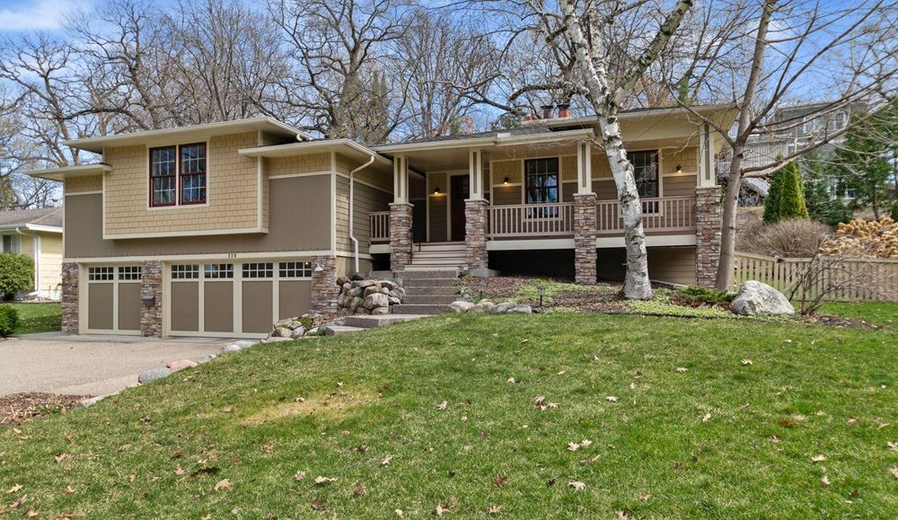 220 Glenbrook Rd N