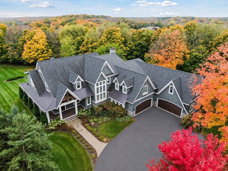 Secluded Luxury Living Near Wayzata And Long Lake