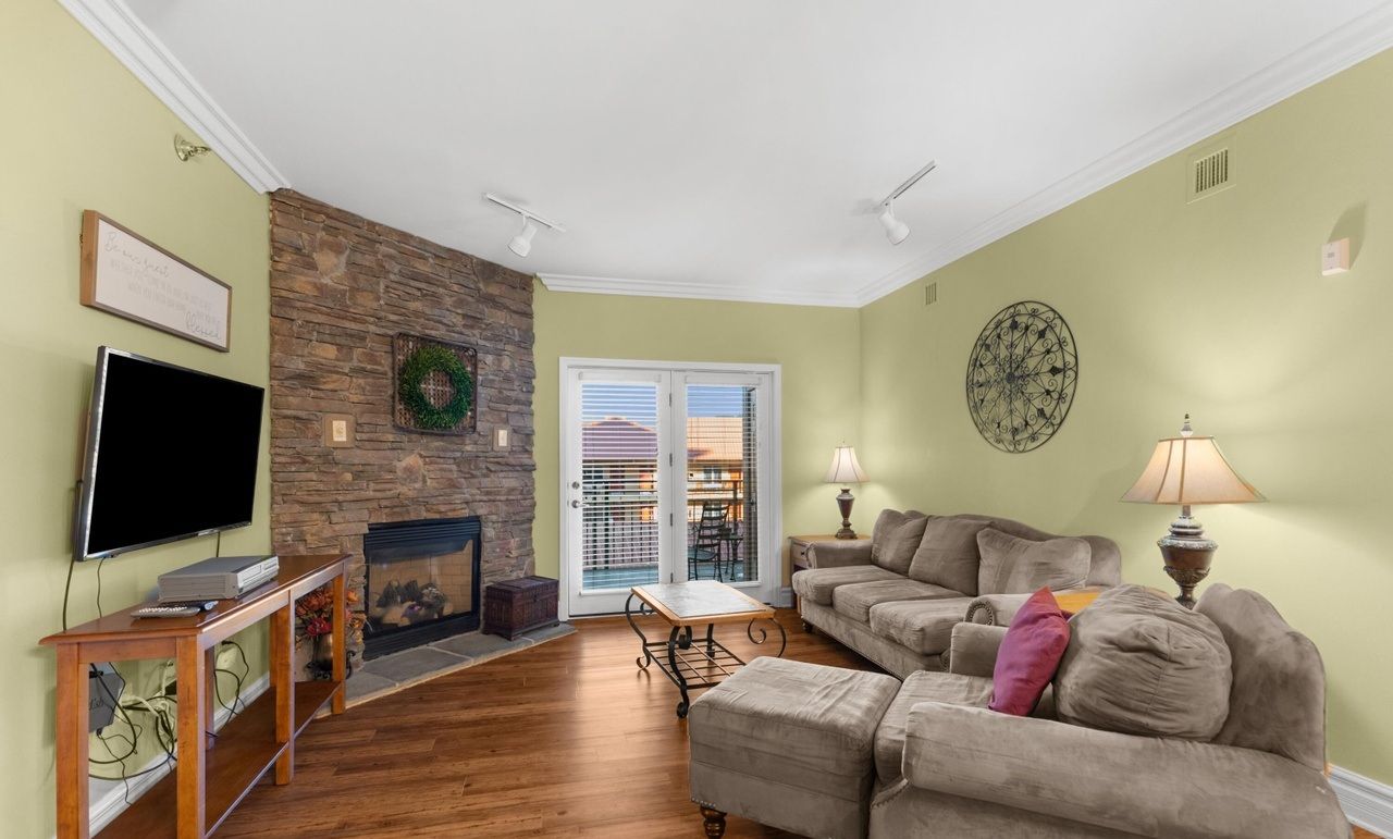 215 Woliss Lane #103
