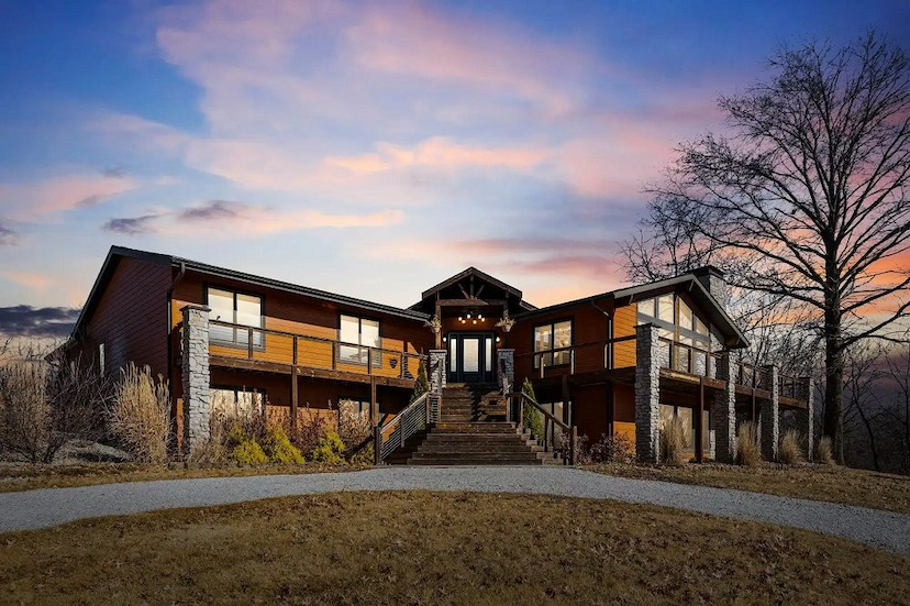 Luxury Retreat With Stunning Views